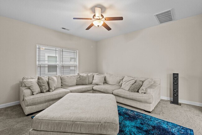 Building Photo - Dream Home Alert in Hampton!