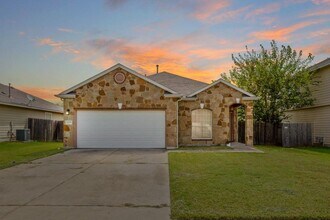 Building Photo - Open Floorpan is Move in Ready just for yo...