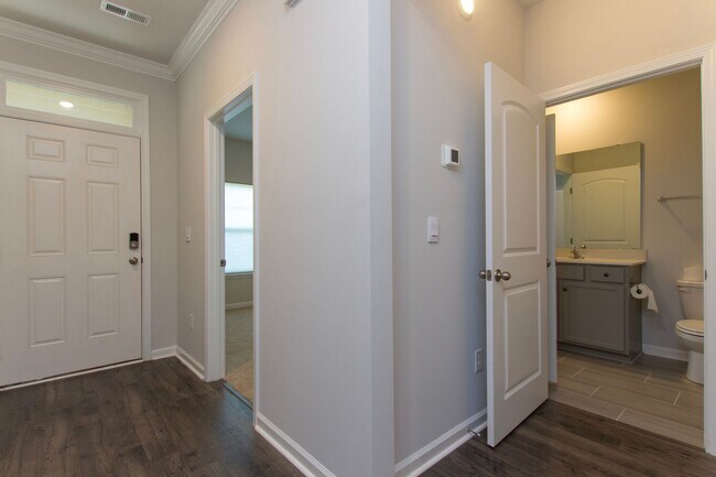 Building Photo - 28346 Saddle Spgs Dr NW