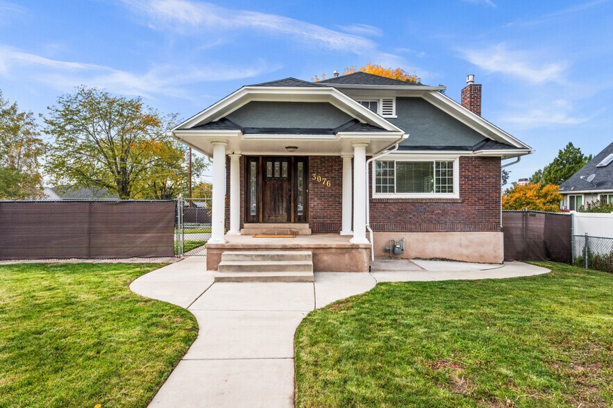 Building Photo - 3076 Melbourne St