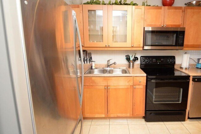 Building Photo - 3889 Pompano Dr SE