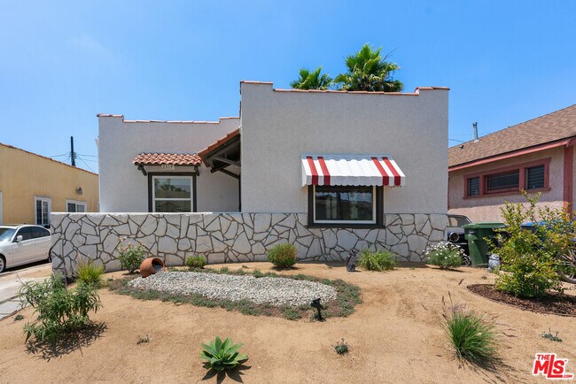 Building Photo - 2317 Vineyard Ave