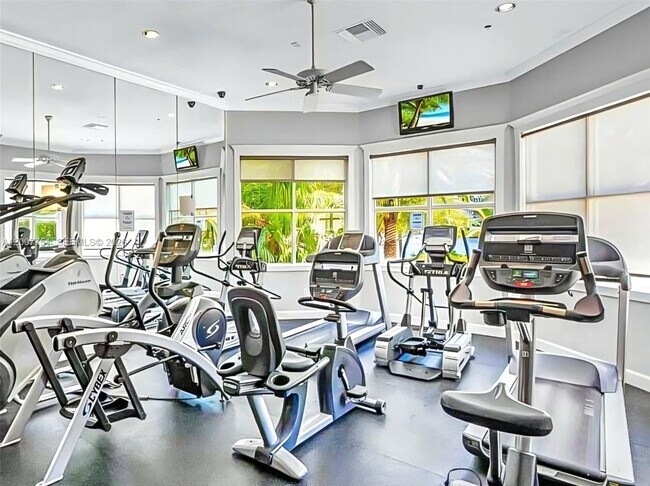 Building Photo - 3105 NE 184th St