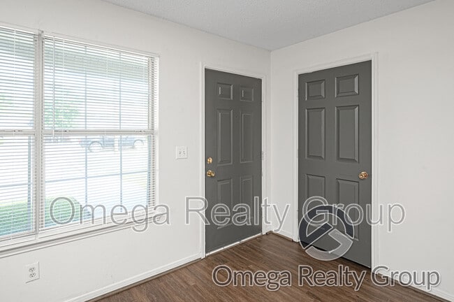 Building Photo - Ridge View Apartments