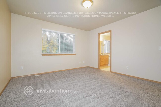 Building Photo - 10904 185th Ave E