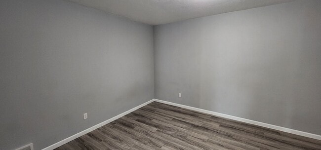 Building Photo - Beautiful 3 Bed, 2 Bath Home w/ Office in ...