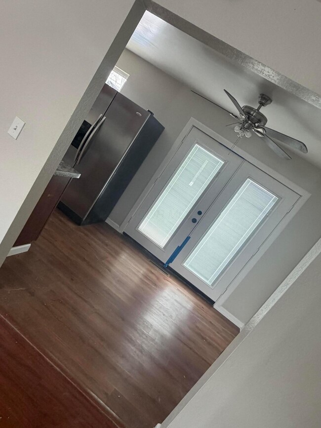 Building Photo - 4465 Paxton Dr S