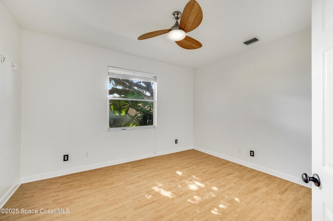 Building Photo - 129 Signature Dr