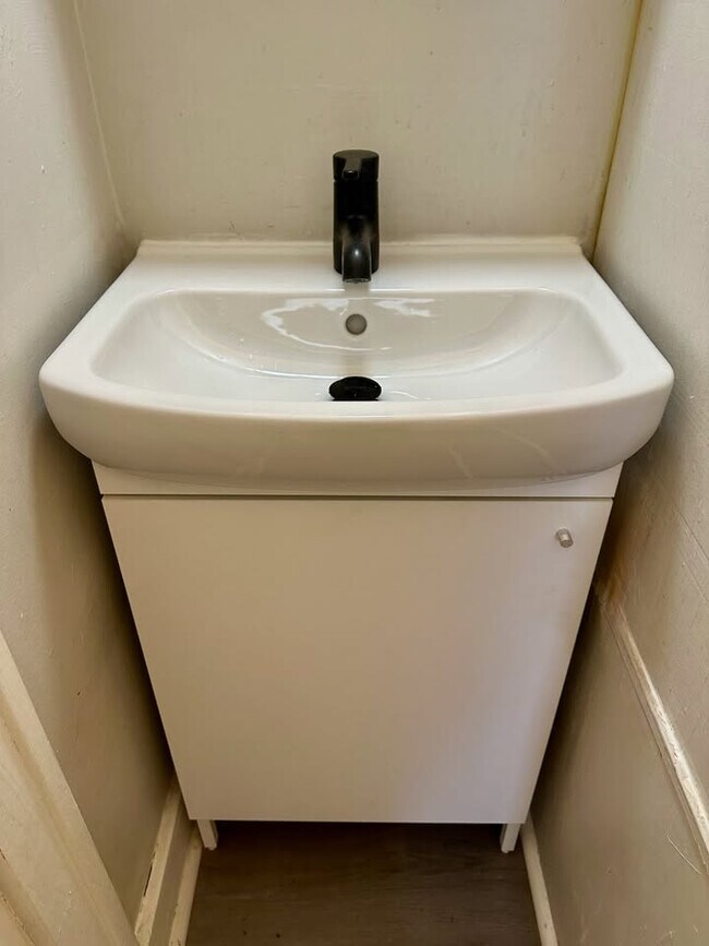 Building Photo - 172 High St