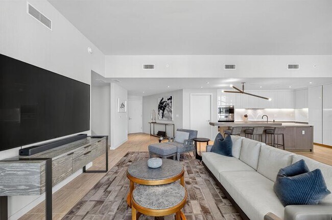 Building Photo - 525 N Fort Lauderdale Beach Blvd