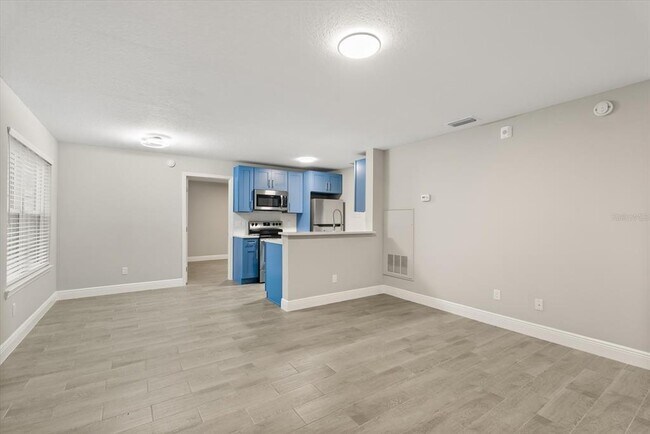 Building Photo - 2592 Grassy Point Dr