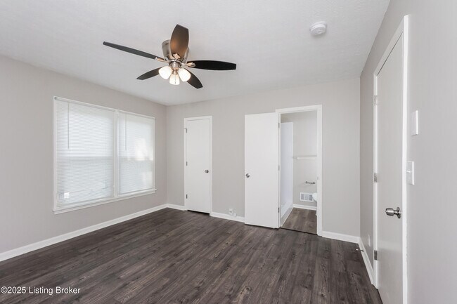 Building Photo - 6203 Big Ben Dr