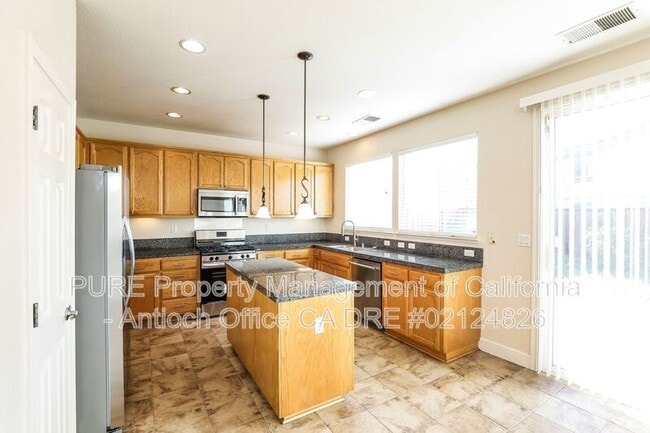 Building Photo - 5208 Rainwood Way