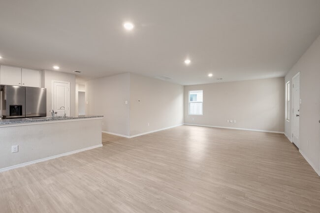 Building Photo - 10115 Braun Cloud