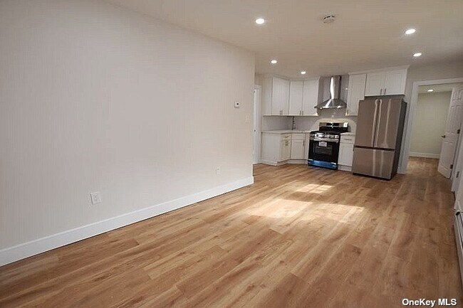 Building Photo - 74 Davis St