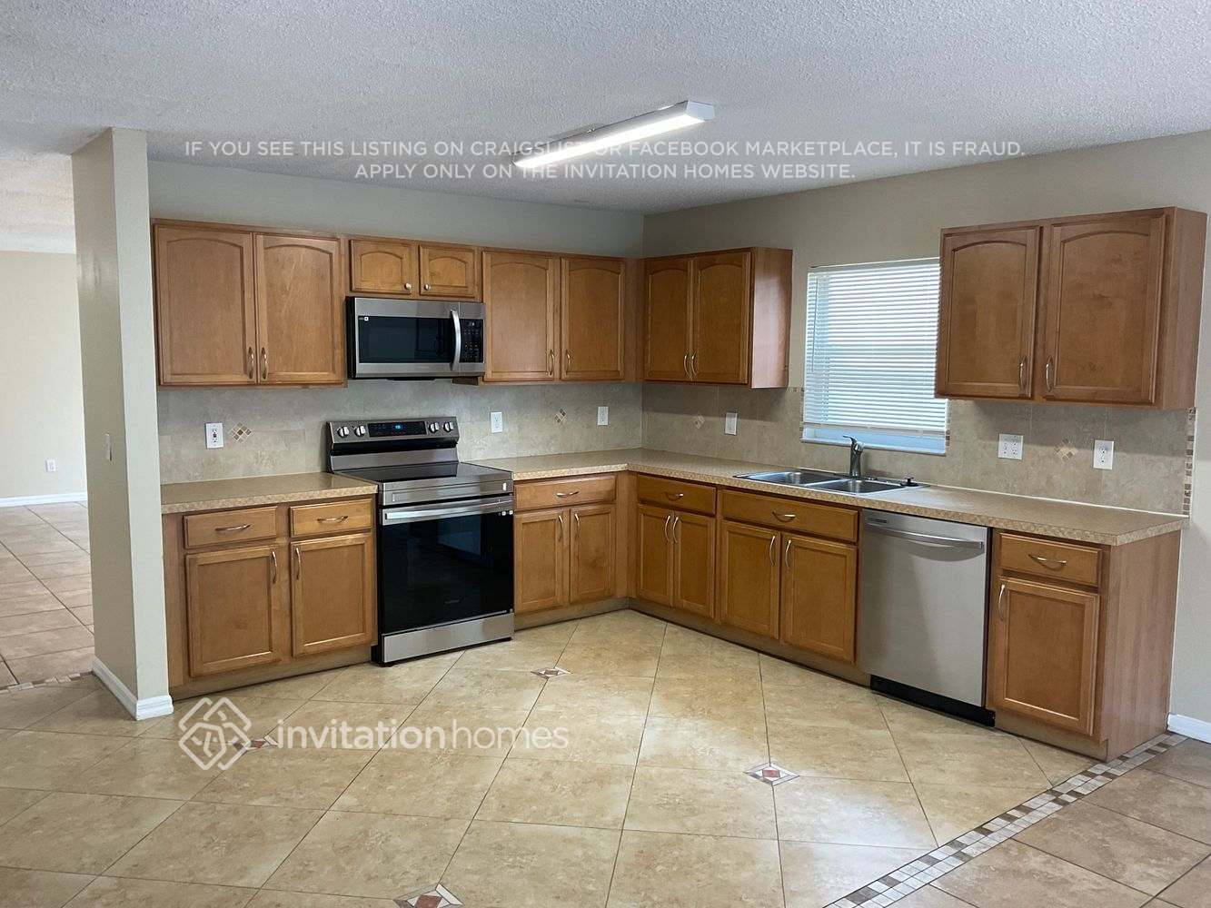 Building Photo - 1327 Aguacate Ct