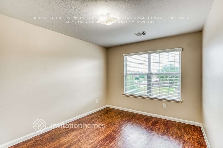 Building Photo - 12631 Mountain Daisy Rd