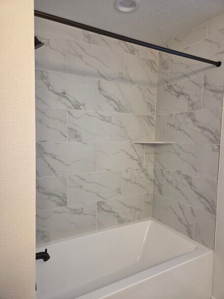 upstairs bathroom - 5450 NW Stardown Dr