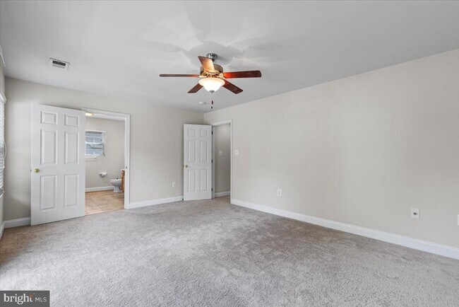 Building Photo - 926 Walnut Ave