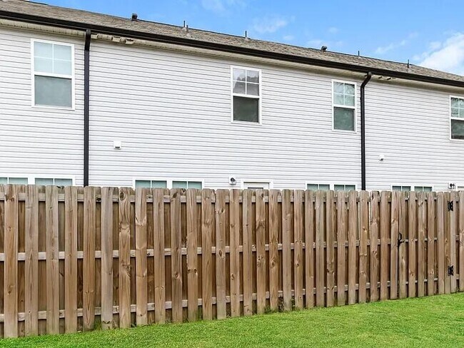 Building Photo - 4419 Castellon Way