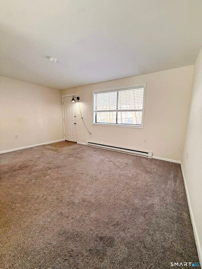 Building Photo - 39 Horton Hill Rd