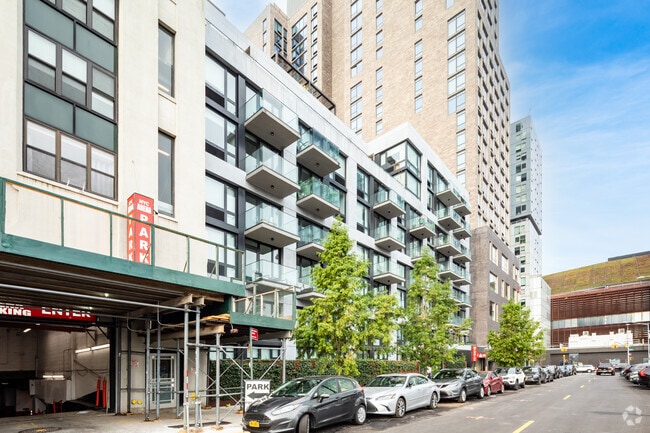 Building Photo - 670 Pacific