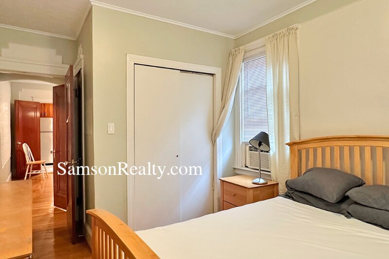 Building Photo - 96 Medway St