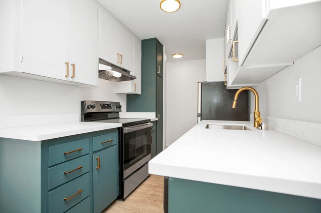 Building Photo - 630 Alvarado