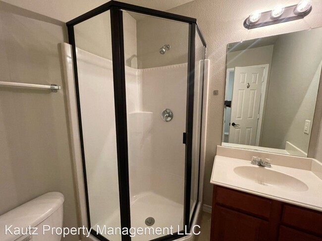 Building Photo - 2 br, 2.5 bath House - 910 Glenn Crossett St