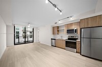 Building Photo - 555 NE 8th St
