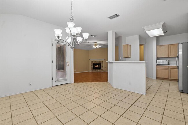 Building Photo - 2100 Desco Dr