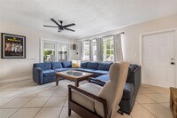 Building Photo - 2928 SW 5th St