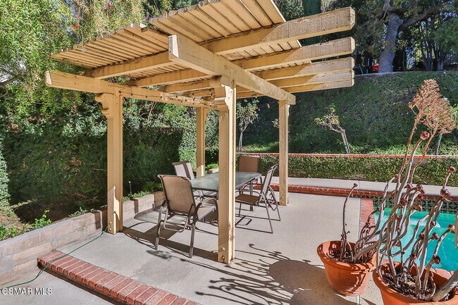 Building Photo - 2367 Silver Spring Dr