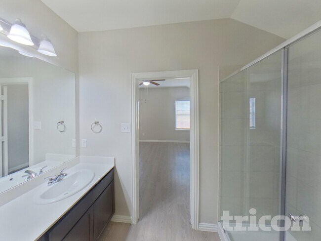 Building Photo - 110 Columbia St