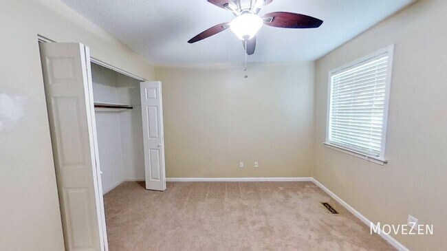 Building Photo - 7223 Sandy Creek Dr