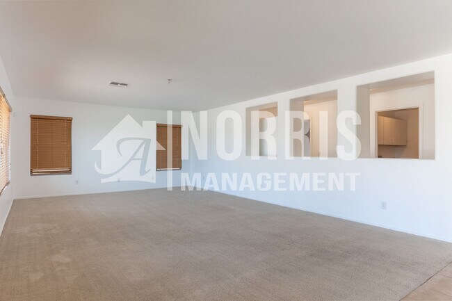 Building Photo - Large Home with Plenty of Room in Coolidge