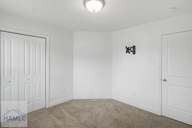 Building Photo - 390 Fairview Cir