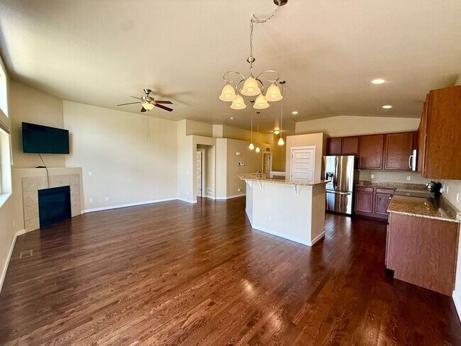 Building Photo - Beautifully Maintained 5 Bed, 3 Bath Home in Loveland!