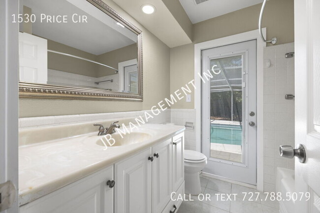 Building Photo - 1530 Price Cir