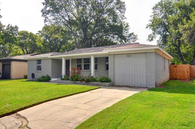 Building Photo - 5421 Fursman Ave