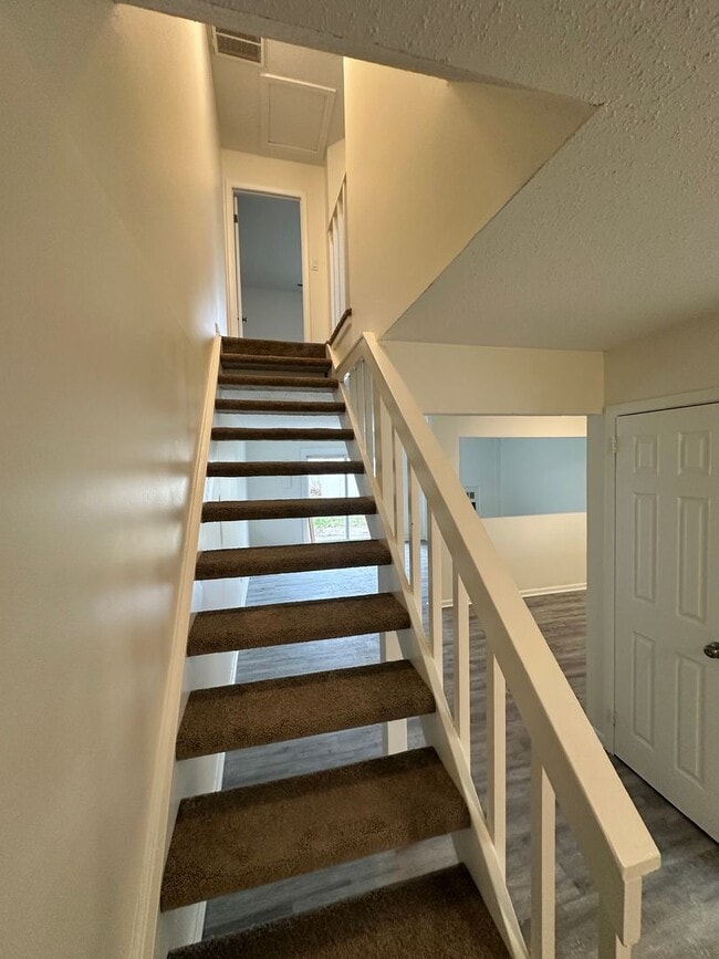 Building Photo - 3775 Chimney Creek Dr