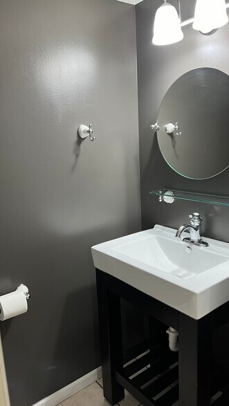 Building Photo - 6076 Georges Park Dr