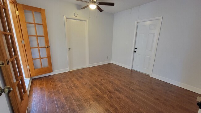 Building Photo - Fantastic 3 Bed/ 2 bath + Den ~ UTC Distri...