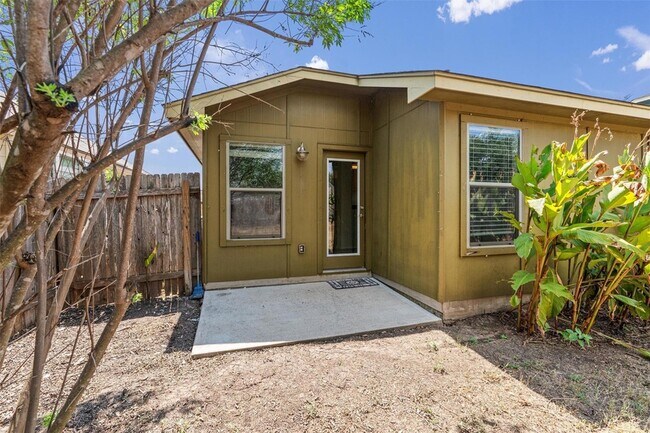 Building Photo - 15012 Parrish Ln