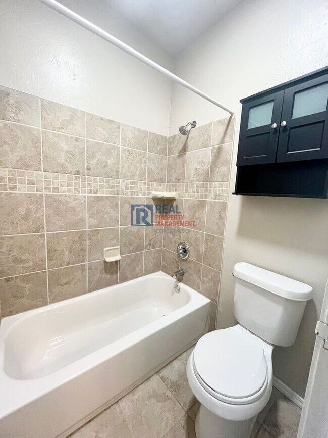 Building Photo - 392 W Rockrimmon Blvd