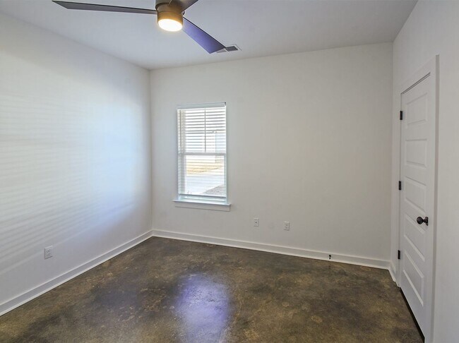 Building Photo - 2019 NEW Construction 4 bedroom, 2 bath home near U of M and new pedestrian bridge.
