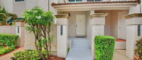 Building Photo - 6553 Via Regina