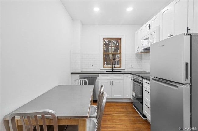 Building Photo - 1166 North Ave