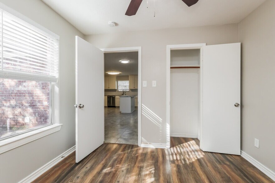 Building Photo - 16257 Sun View Ln