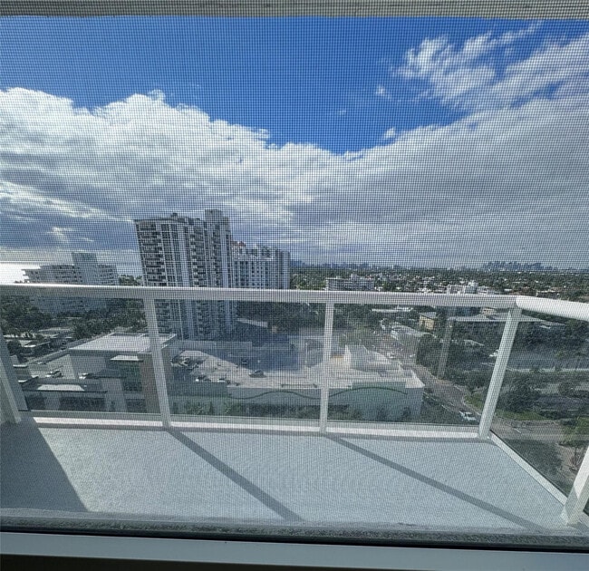 Building Photo - 3015 N Ocean Blvd